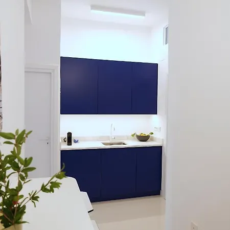 Radiant Cobalt House Apartment *